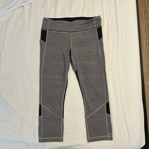 Lululemon grey/black leggings with pockets